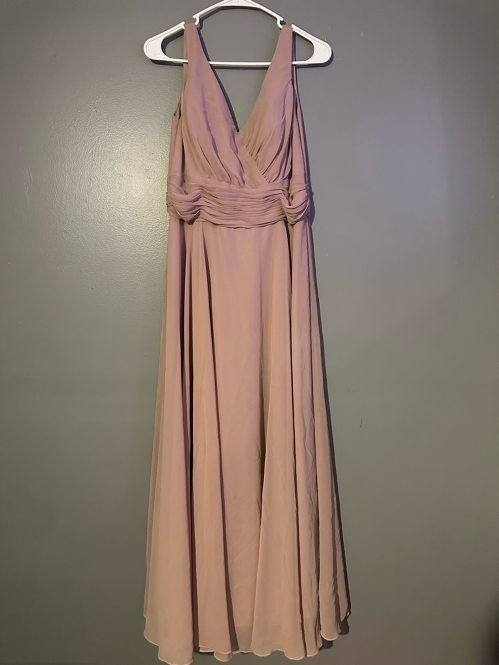 Elegant V-Neck Sleeveless Maxi Dress in Dusty Rose